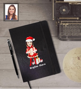 Kişiye Özel Yılbaşı Bayan Karikatürlü Siyah Defter Kalem Hediye Seti Model-4