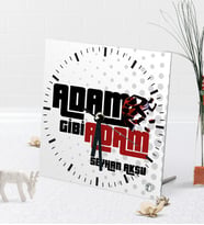 BK Gift Kişiye Özel Adam Gibi Adam Masaüstü Kare Cam Saat (Beyaz)