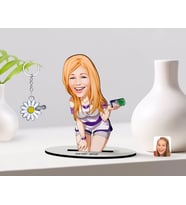 BK Gift Kişiye Özel Kadın Karikatürlü 3D Ahşap Biblo ve İsimli Silver Papatya Anahtarlık-36 (Model 1)