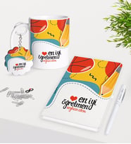 BK Gift Kişiye Özel En İyi Öğretmen Kupa Anahtarlık Beyaz Defter Kalem Hediye Seti-5 (Model 1)