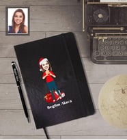 Kişiye Özel Yılbaşı Bayan Karikatürlü Siyah Defter Kalem Hediye Seti Model-7