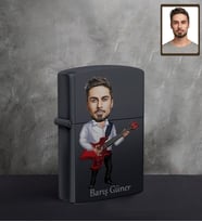 Kişiye Özel Gitarist Karikatürlü UV Baskılı Siyah Benzinli Çakmak Bay-2