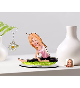 BK Gift Kişiye Özel Kadın Yoga Karikatürlü 3D Ahşap Biblo ve İsimli Gold Papatya Anahtarlık-1 (Model 1)
