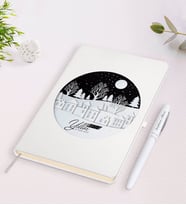 BK Gift Kişiye Özel İsimli Yılbaşı Mutlu Yıllar Beyaz Defter ve Kalem Hediye Seti-24 (Model 1)