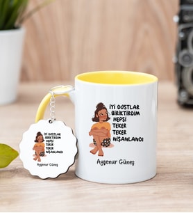 İyi Dostlar Biriktirdim Sarı Kupa Bardak ve Anahtarlık Set