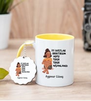 İyi Dostlar Biriktirdim Sarı Kupa Bardak ve Anahtarlık Set
