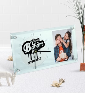 BK Gift Kişiye Özel Fotoğraflı Yakışıklı Babam Masaüstü Cam Saat-2 (Beyaz)