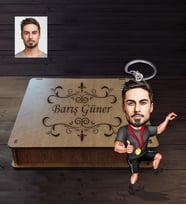 Kişiye Özel Sporcu Karikatürlü  Ahşap Anahtarlık Kutulu Bay-9