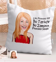 BK Gift Kişiye Özel Kadın Çok Prenses Var Bu Tarihte Karikatürlü Beyaz Yastık-33
