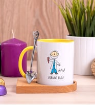 Erkek Diş Hekimi Karikatürü Ahşap Altlıklı Sarı Kupa Bardak
