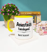 Anestezi Teknisyeni Tasarımlı Kişiye Özel Anestezi Teknisyeni Kupa Bardak Sarı