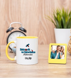 Elektronik ve Haberleşme Mühendisi Sarı Kupa ve Sarı Mini Fotoğraf Çerçevesi