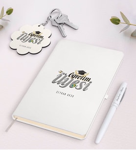 BK Gift Kişiye Özel Öğretim Üyesi Beyaz Defter Kalem ve Anahtarlık Hediye Seti-2 (Model 1)