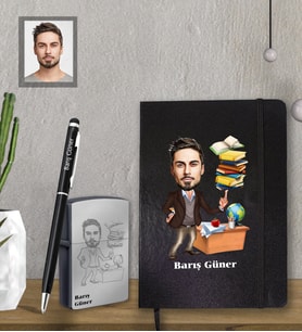 Kişiye Özel Öğretmen Karikatürlü  Siyah Defter Kalem Çakmak Hediye Seti  Bay-2 (Model 1)