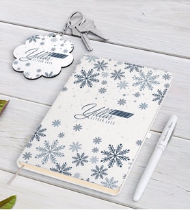 BK Gift Kişiye Özel Yılbaşı Mutlu Yıllar Beyaz Defter Kalem ve Anahtarlık Hediye Seti-17 (Model 1)