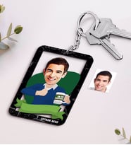 BK Gift Kişiye Özel İsimli En İyi Öğretmen Karikatürlü Ahşap Anahtarlık (Beyaz)