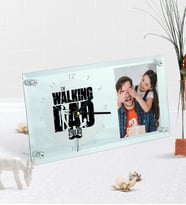 BK Gift Kişiye Özel Fotoğraflı The Walking Dad Masaüstü Cam Saat-2 (Beyaz)