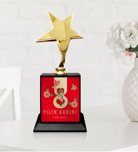 BK Gift Kişiye Özel Yılın Kadını Yıldız Figürlü Ödül Kupası  1