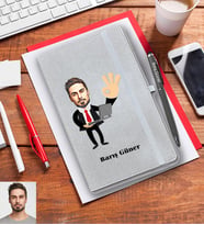 Kişiye Özel İş Adamı Karikatürlü Gri Defter Kalem Hediye Seti Bay-4