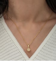 Altın Kaplama Beyaz Zirkon Taşlı Lotus Çiçeği Kadın Kolye