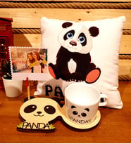Kişiye Özel Sevimli Panda 3D Figürlü Kupa Ve Puf Yastık Arkadaşa Hediye