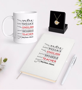 BK Gift Kişiye Özel İngilizce Öğretmeni Beyaz Kupa Defter Kalem ve İsimli Papatya Kolye Hediye Seti-7 (Model 1)