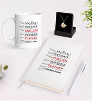 BK Gift Kişiye Özel İngilizce Öğretmeni Beyaz Kupa Defter Kalem ve İsimli Papatya Kolye Hediye Seti-7 (Model 1)