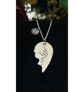 Gümüş İsimli Nazar Boncuklu Yarım Kalp Kolye