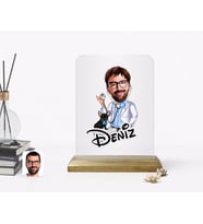BK Gift Kişiye Özel Erkek Veteriner Hekim Karikatürlü Ahşap Standlı Çerçeve (Beyaz)