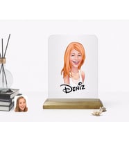 BK Gift Kişiye Özel Kadın Karikatürlü Ahşap Standlı Çerçeve-37 (Beyaz)