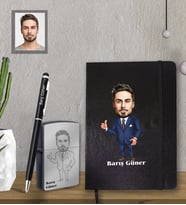 Kişiye Özel Öğretmen Karikatürlü  Siyah Defter Kalem Çakmak Hediye Seti  Bay-11 (Model 1)