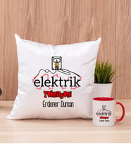 Elektrik Teknisyeni Kare Yastık ve Kırmızı Kupa Bardak