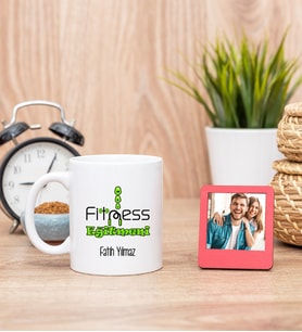Fitness Eğitmeni Beyaz Kupa Bardak ve Kırmızı Mini Fotoğraf Çerçevesi