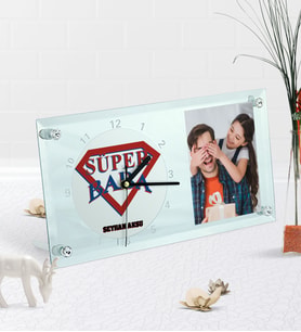 BK Gift Kişiye Özel Fotoğraflı Süper Baba Masaüstü Cam Saat-3 (Beyaz)