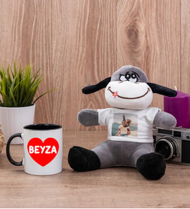 Sevgiliye Hediye İsim Yazılı Kalpli Siyah Kupa Bardak ve Peluş Eşek
