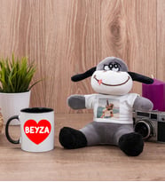 Sevgiliye Hediye İsim Yazılı Kalpli Siyah Kupa Bardak ve Peluş Eşek