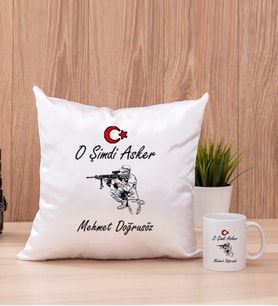 Askere Hediye Kare Yastık ve Beyaz Kupa Bardak