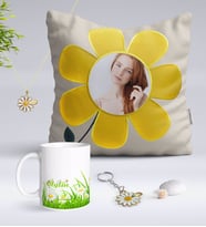 BK Gift Kişiye Özel Fotoğraflı Papatya Yastık Kupa Papatya Kolye ve Gold Anahtarlık Seti-3 (Model 1)