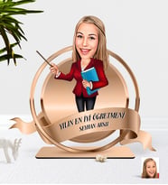Öğretmenler Günü Hediyesi BK Gift Kişiye Özel Yılın En İyi Öğretmeni Karikatürlü 3D Ahşap Biblo Plaket-5 (Beyaz)