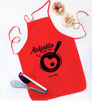 BK Gift Kişiye Özel Mutfakta Biri Var Kırmızı Mutfak Önlüğü  1