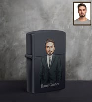 Kişiye Özel Kolay Yetişmiyor Karikatürlü UV Baskılı Siyah Benzinli Çakmak Mod-1