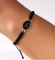 BK Gift Kişiye Özel Harfli Siyah Mine Kaplama Makrome Bileklik