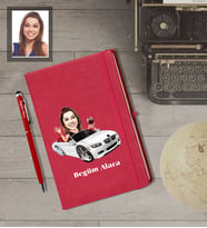 Kişiye Özel Sürücü Karikatürlü  Kırmızı Defter Kalem Hediye Seti Bayan-2