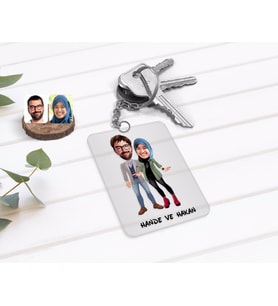 BK Gift Kişiye Özel Sevgililer Karikatürlü Şeffaf Pleksi Anahtarlık-60 (Beyaz)