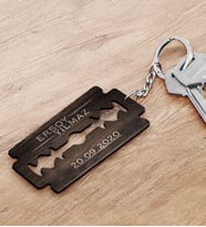 BK Gift Kişiye Özel Jilet Figürlü Ahşap Anahtarlık-2 (Beyaz)