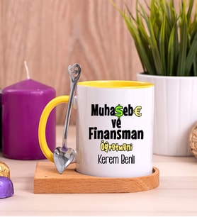 Muhasebe ve Finansman Öğretmeni Ahşap Altlıklı Sarı Kupa Bardak