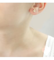 Harfli Yeni Sezon Tasarım Gümüş Küpe 24 Ayar Has Altın Kaplama Seçeneğiyle (Altın)