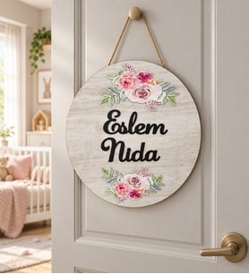 Gifties Ahşap Desenli Çiçek Süsleme Temalı Kişiye Özel Kapı Süsü
