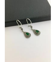 GÜMÜŞ YEŞİL KÖK ZÜMRÜT TAŞLI TELKARİ DAMLA KÜPE