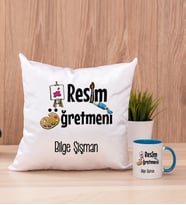 Resim Öğretmeni Kare Yastık ve Mavi Kupa Bardak